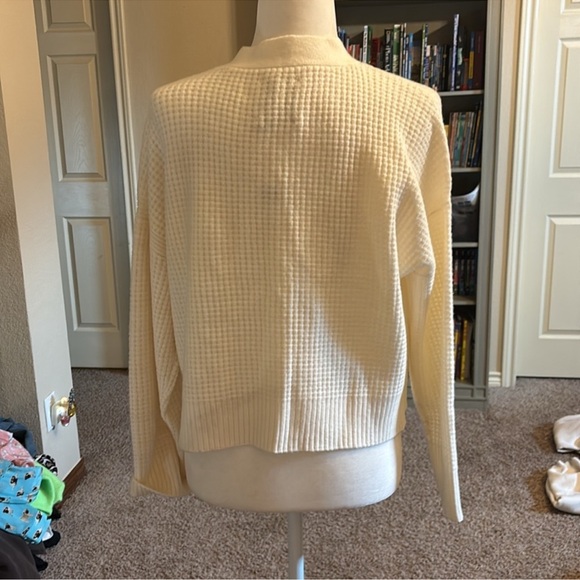 Abercrombie Cream Waffle Button Cardigan - Picture 7 of 9